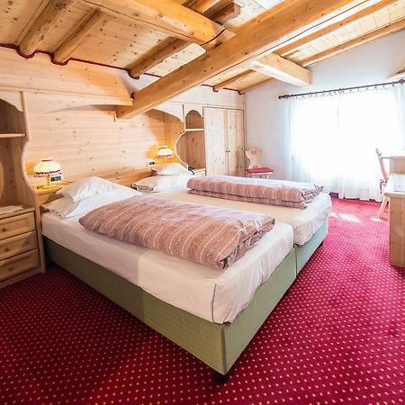 Hotel Garni Norma Madonna Buitenkant foto