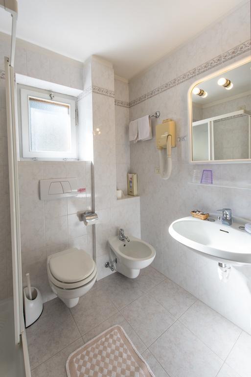 Hotel Garni Norma Madonna Buitenkant foto