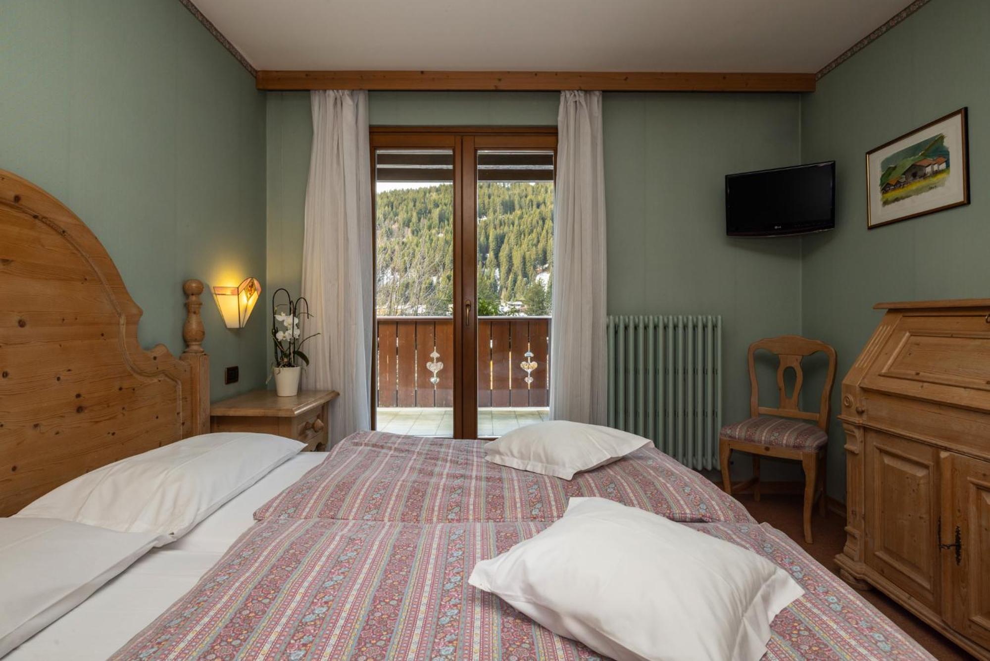 Hotel Garni Norma Madonna Buitenkant foto