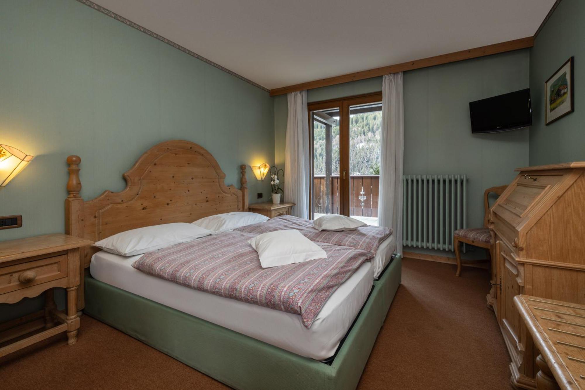 Hotel Garni Norma Madonna Buitenkant foto